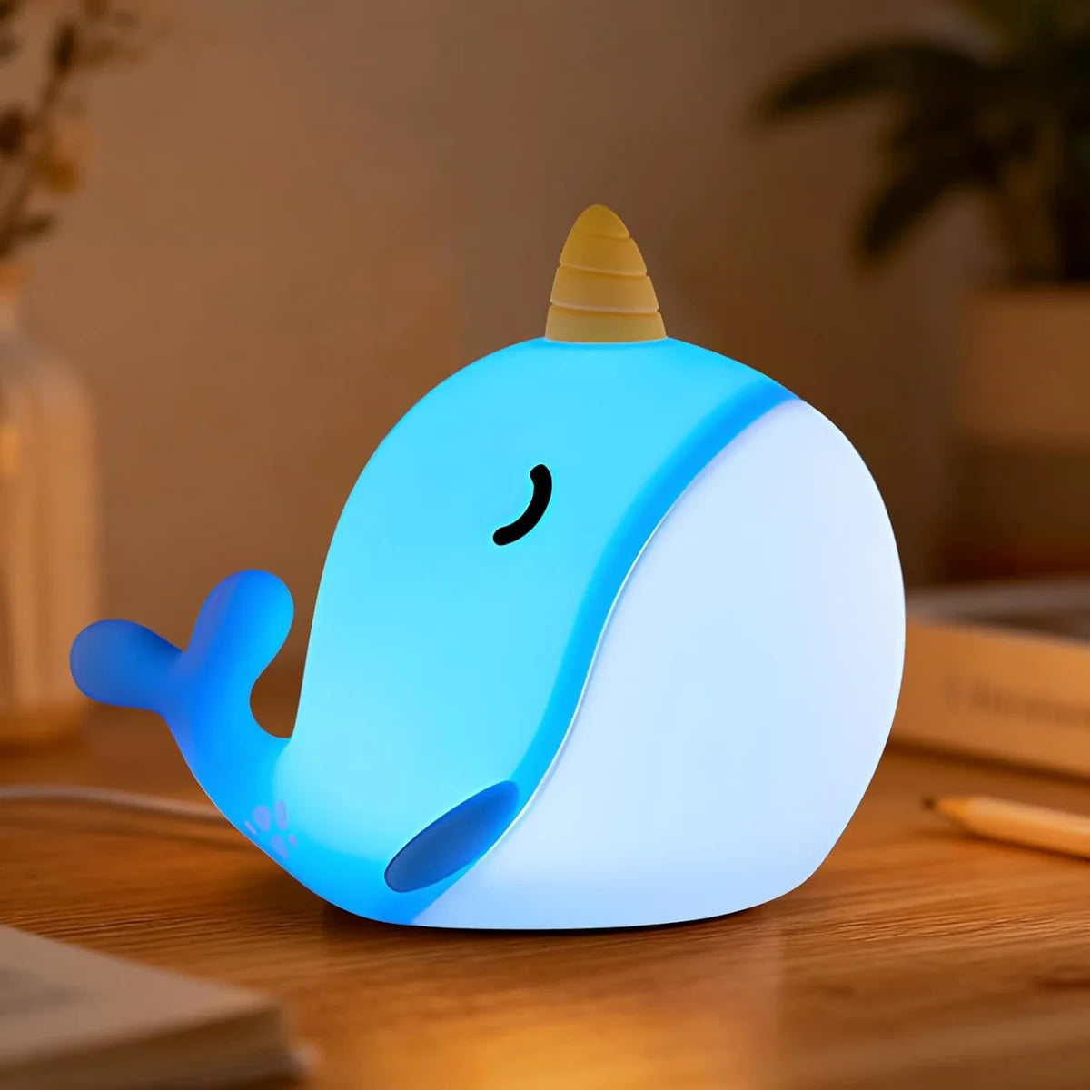 مصباح ليلي حوت نرويلي من السيليكون | Narwhal Silicone Night Light